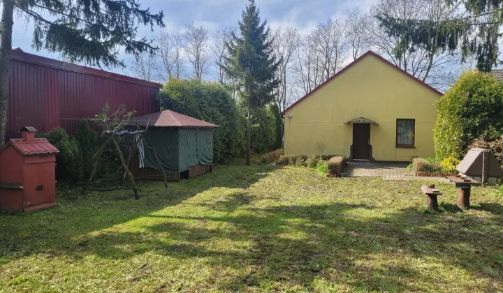 dom wolnostojący, 4 pokoje Niegosławice