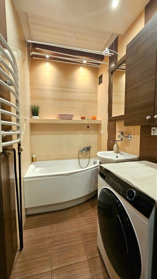 Mieszkanie 3-pokojowe Bełchatów. Zdjęcie 5