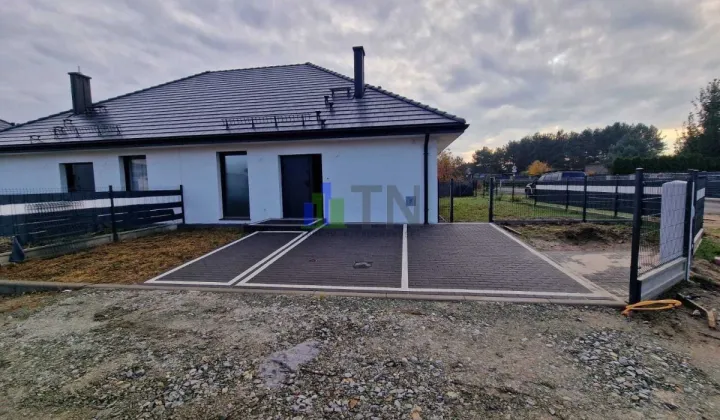 bliźniak, 3 pokoje Czernica