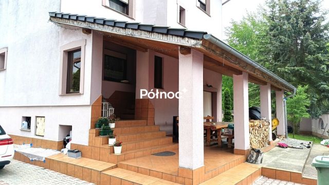 dom wolnostojący, 5 pokoi Bolesławiec, ul. Czerwonych Maków. Zdjęcie 16