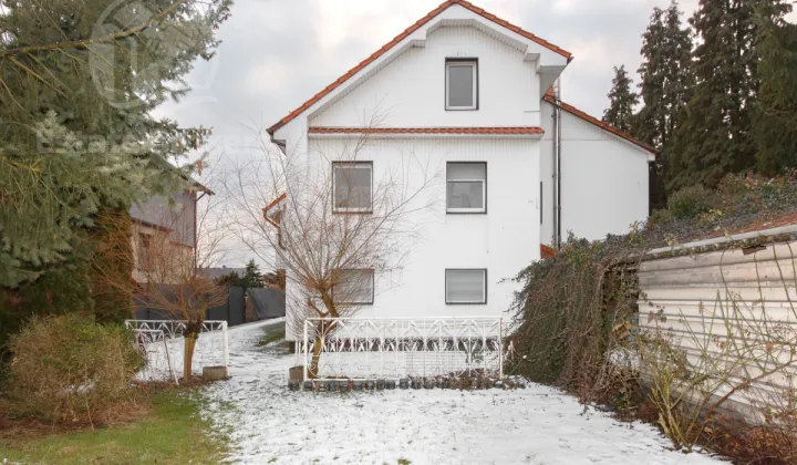 dom wolnostojący, 11 pokoi Wrocław Ołtaszyn, ul. Ułańska