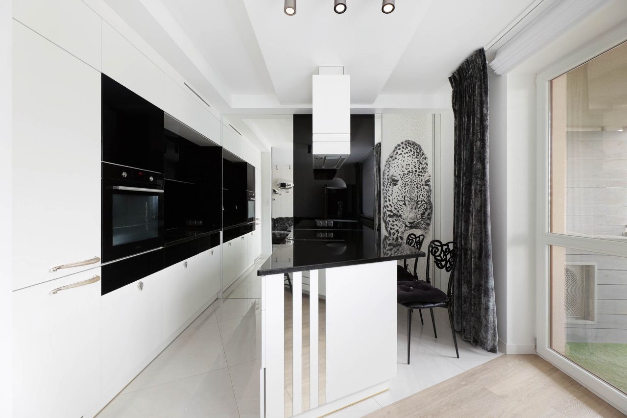 Mieszkanie 5-pokojowe Rzeszów Staromieście, ul. Teofila Niecia. Zdjęcie 3