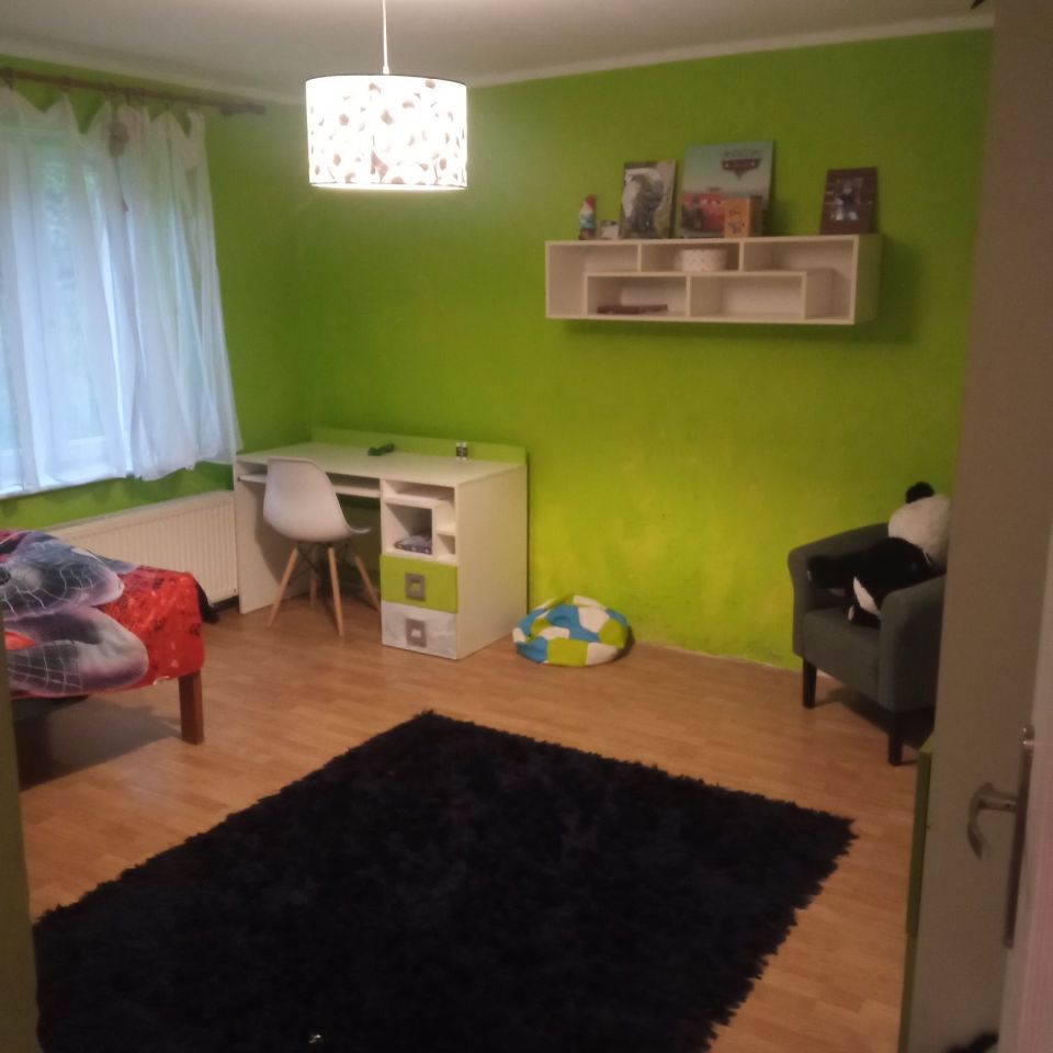 bliźniak, 4 pokoje Gierkiny. Zdjęcie 1