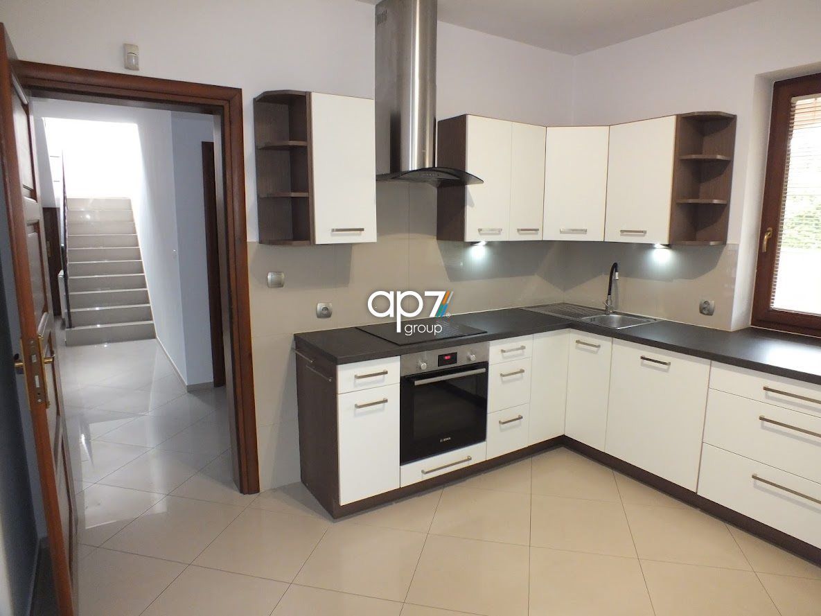 dom wolnostojący, 6 pokoi Kraków Zwierzyniec. Zdjęcie 2