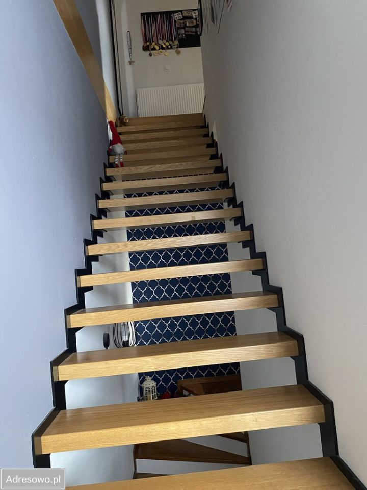 Mieszkanie 5-pokojowe Śledziejowice. Zdjęcie 16