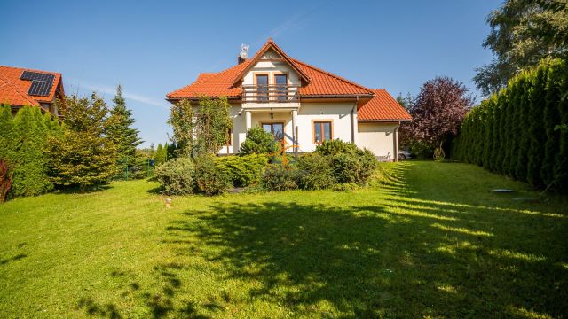dom wolnostojący, 5 pokoi Ujazd, ul. Świerkowa. Zdjęcie 2