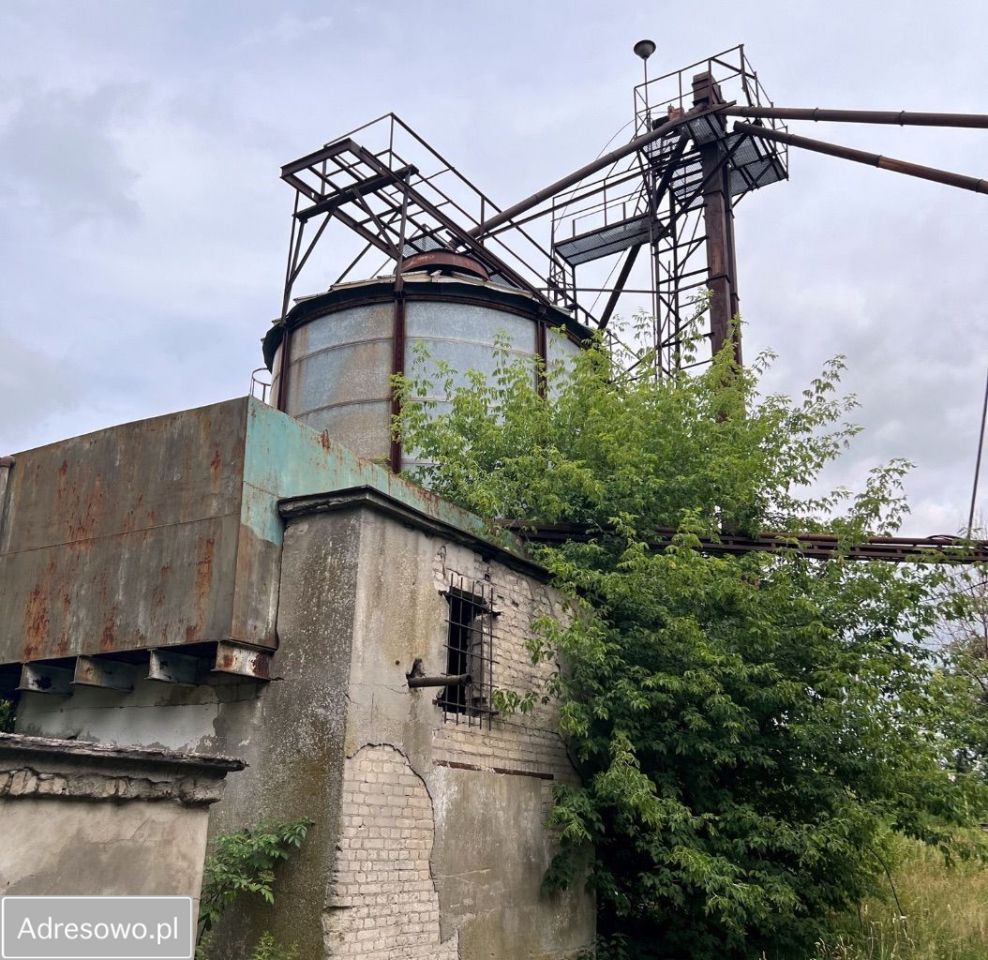 Hala/magazyn Kisiny. Zdjęcie 14