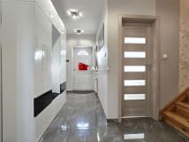 dom wolnostojący, 4 pokoje Żarów, ul. Kasztanowa. Zdjęcie 3