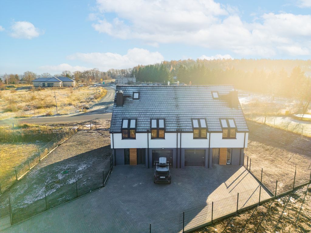 bliźniak, 6 pokoi Siadło Dolne. Zdjęcie 2