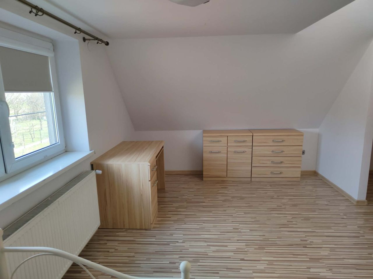 dom wolnostojący, 4 pokoje Zalesie Gorzyckie. Zdjęcie 15