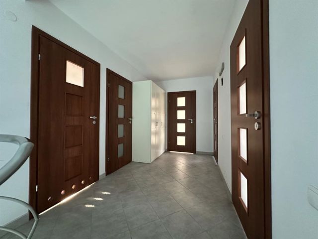 dom wolnostojący, 6 pokoi Zalesie. Zdjęcie 13