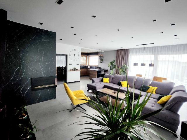 dom wolnostojący, 4 pokoje Wólka Panieńska. Zdjęcie 1