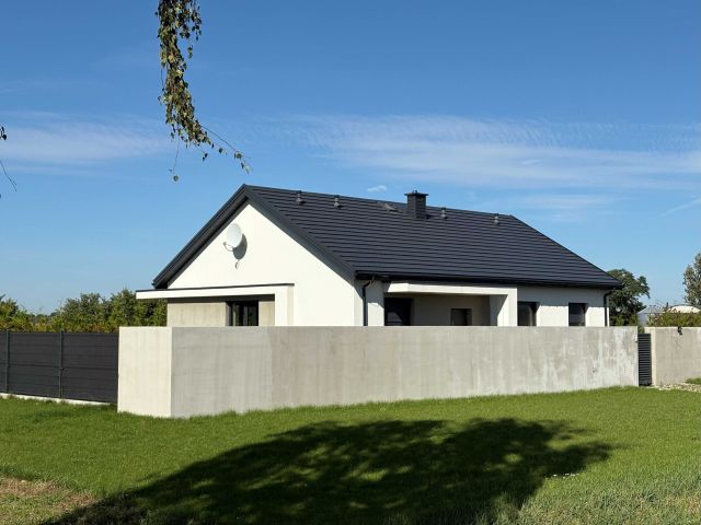 dom wolnostojący Żerniki. Zdjęcie 1