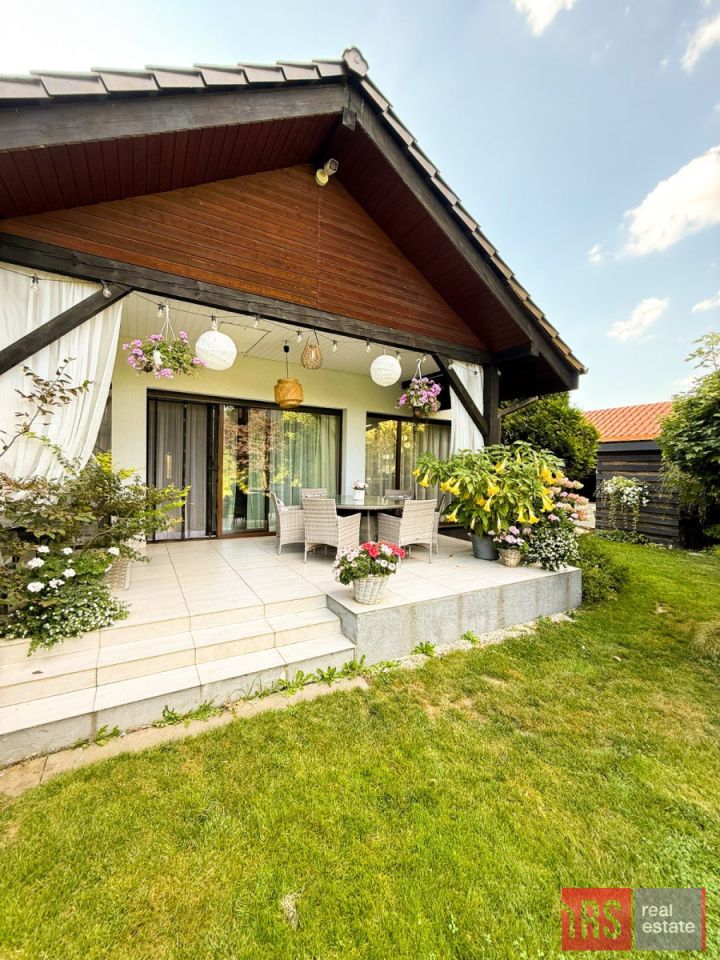 dom wolnostojący, 5 pokoi Brzezia Łąka, ul. Spokojna. Zdjęcie 2