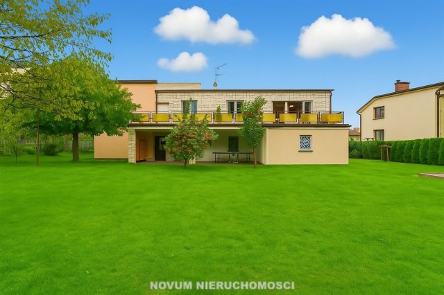 dom wolnostojący, 12 pokoi Tarnowskie Góry Centrum. Zdjęcie 28