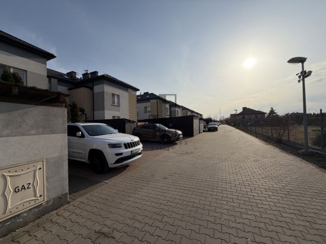 dom szeregowy, 5 pokoi Rembelszczyzna. Zdjęcie 2