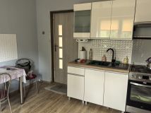 dom wolnostojący, 2 pokoje Orchów. Zdjęcie 1