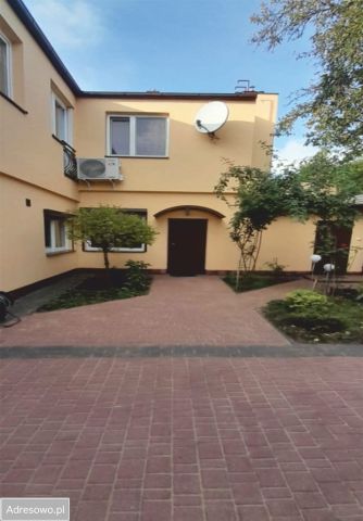 dom szeregowy, 8 pokoi Łódź Polesie, ul. Tuszyńska. Zdjęcie 1