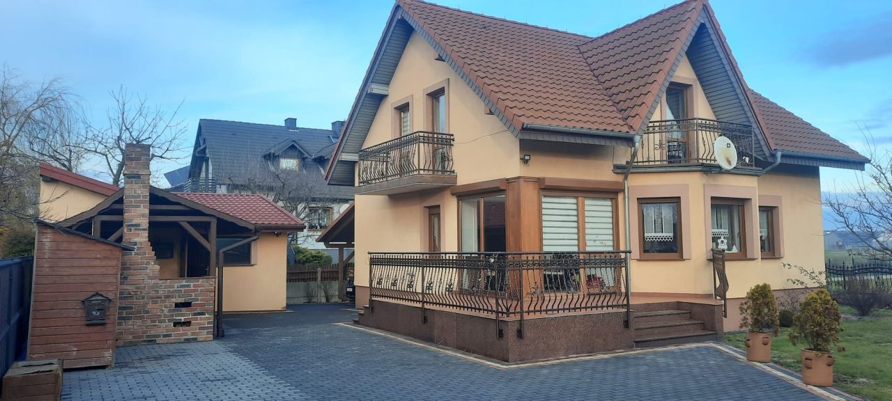 dom wolnostojący Olesno, ul. Paulinki