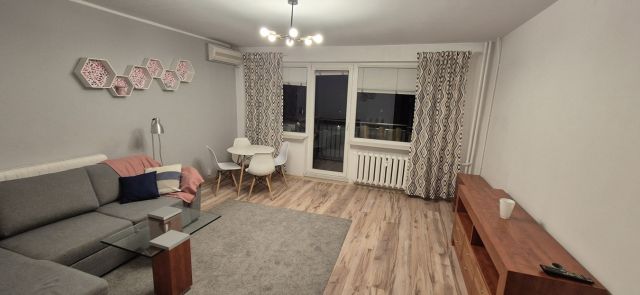 Mieszkanie 3-pokojowe Warszawa Praga-Południe. Zdjęcie 1