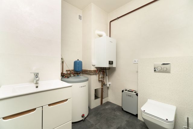 dom wolnostojący, 4 pokoje Besko, ul. Górska. Zdjęcie 13