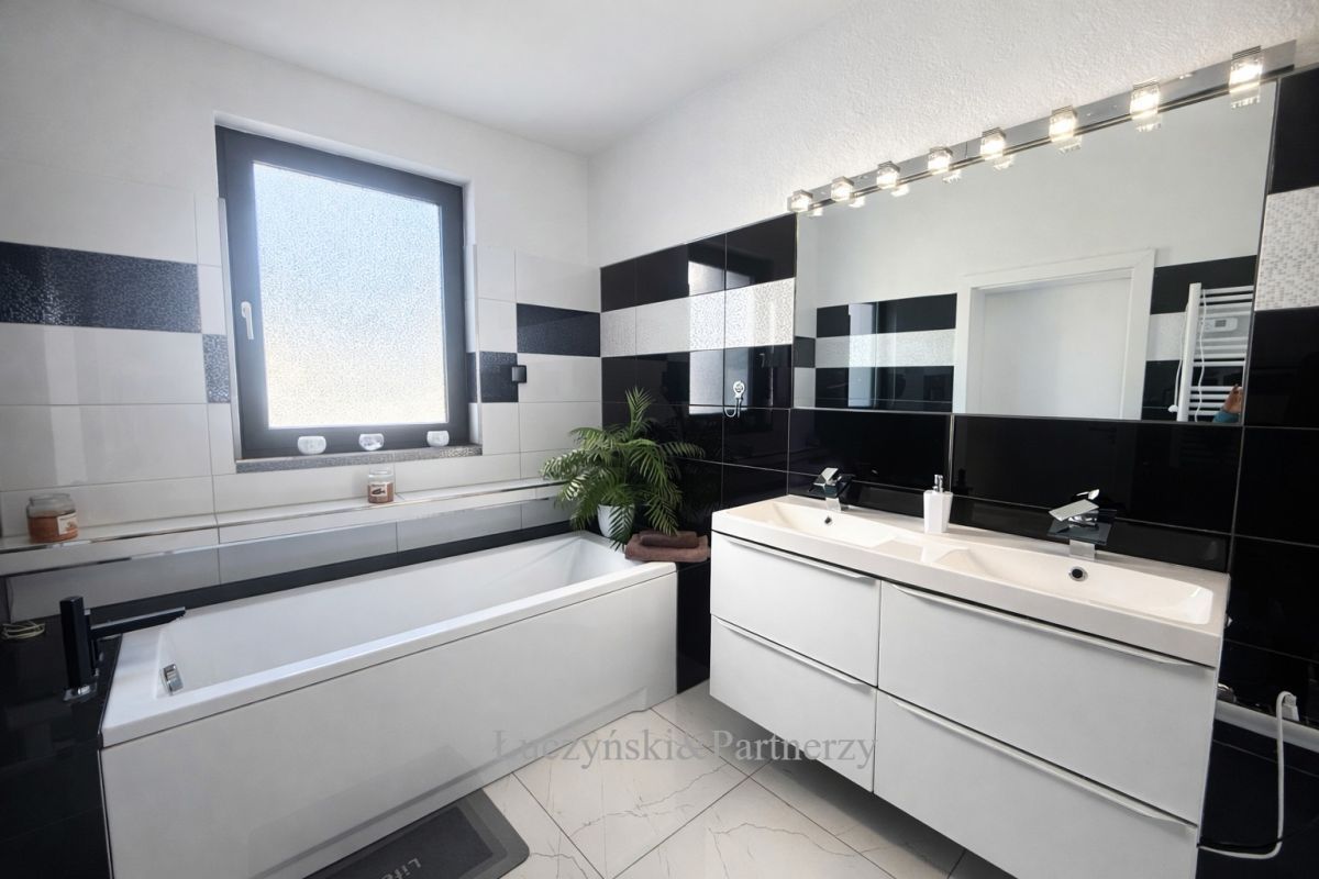 dom wolnostojący, 5 pokoi Lubawka. Zdjęcie 20