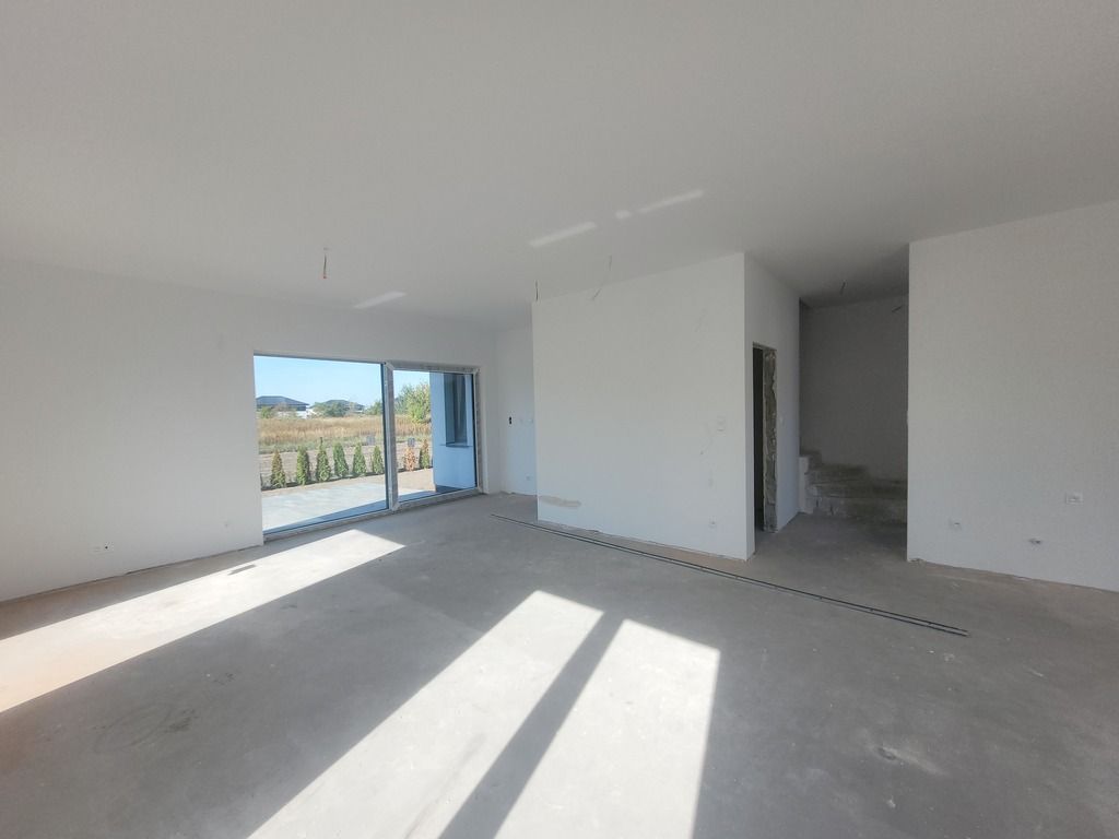 bliźniak, 6 pokoi Opacz Mała. Zdjęcie 5