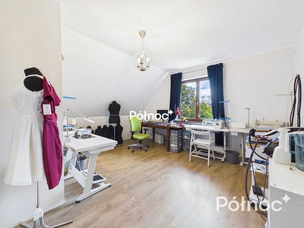 dom wolnostojący, 6 pokoi Rzeszotary, ul. Piastowska. Zdjęcie 16
