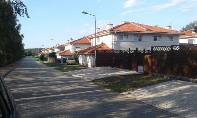 dom szeregowy, 4 pokoje Wilcza Góra, ul. Żwirowa. Zdjęcie 1