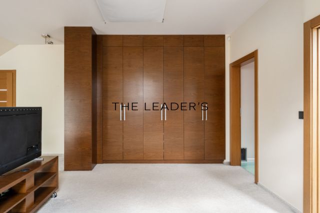 dom wolnostojący, 7 pokoi Chyliczki. Zdjęcie 13