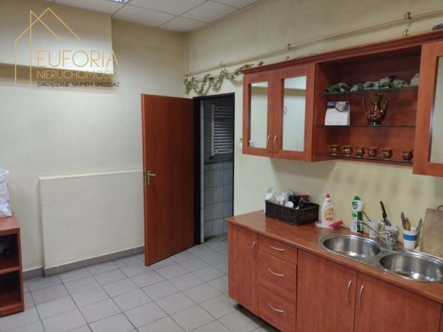 Hala/magazyn Piotrków Trybunalski, al. 3 Maja. Zdjęcie 6