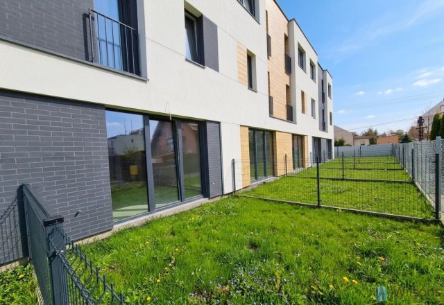 dom szeregowy, 4 pokoje Nowy Dwór Mazowiecki, ul. Bohaterów Modlina. Zdjęcie 2