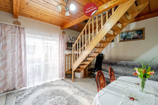 bliźniak, 5 pokoi Libertów, ul. Sportowców. Zdjęcie 1