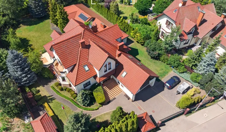 dom wolnostojący, 8 pokoi Piaseczno Julianów