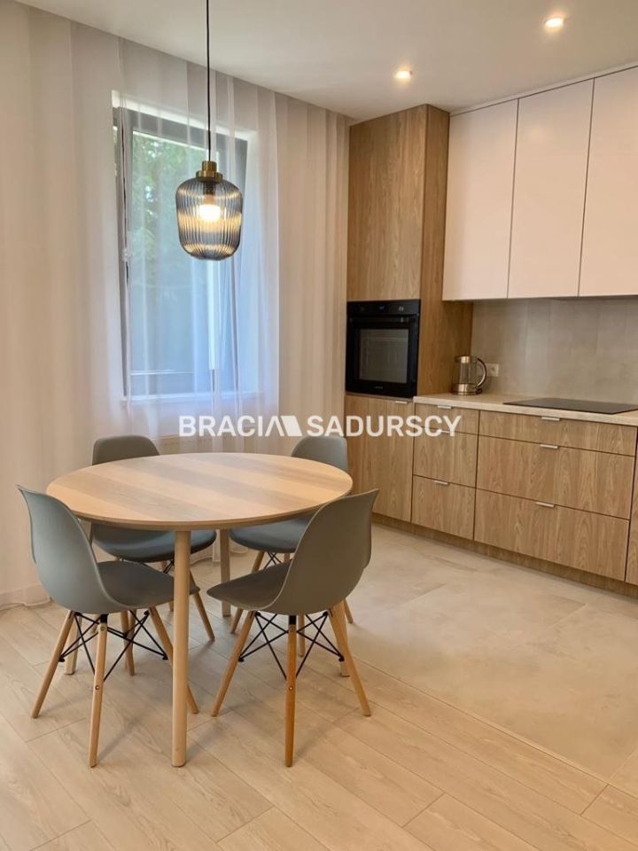 Mieszkanie 10-pokojowe Zabawa. Zdjęcie 7