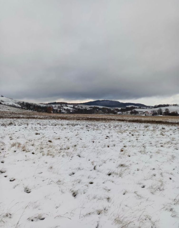 Działka budowlana Jabłów. Zdjęcie 1