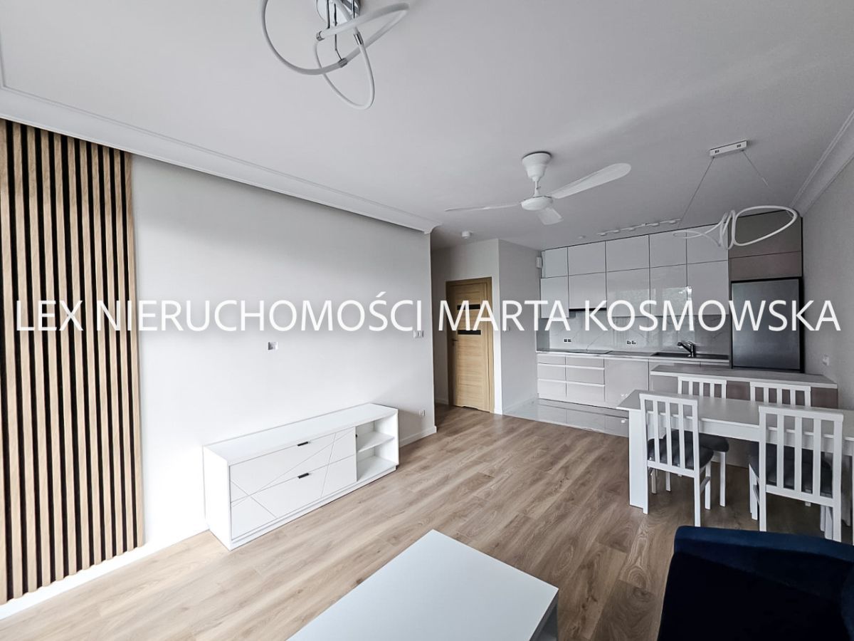 Mieszkanie 3-pokojowe Warszawa Włochy, al. Krakowska. Zdjęcie 4