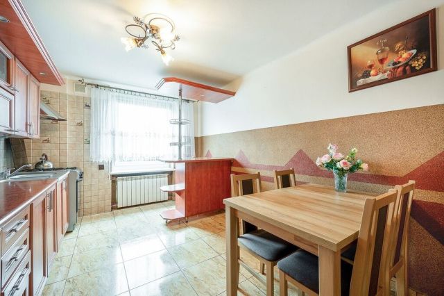 dom wolnostojący, 3 pokoje Brzeziny. Zdjęcie 6