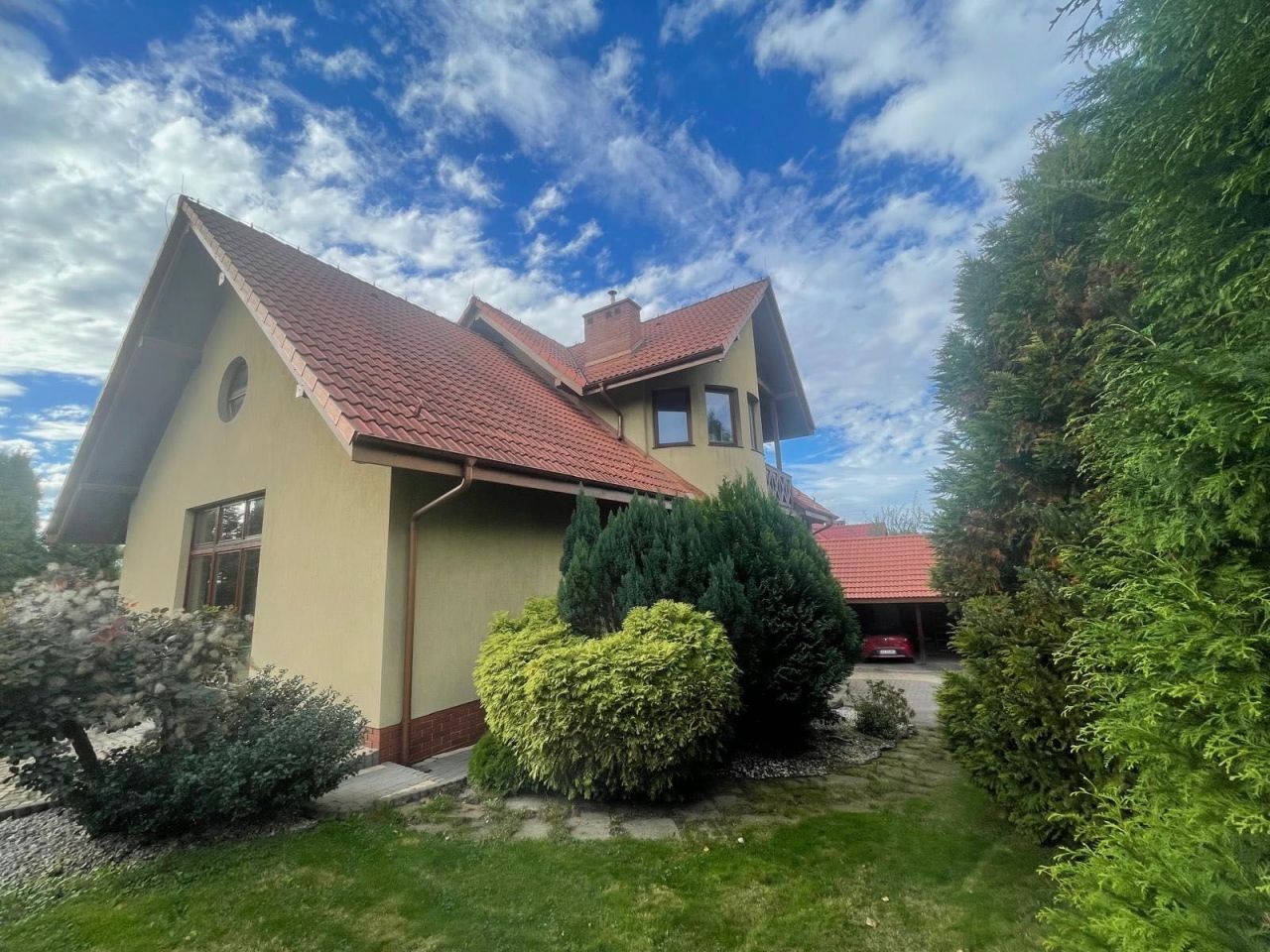 dom wolnostojący, 5 pokoi Kocmyrzów. Zdjęcie 1