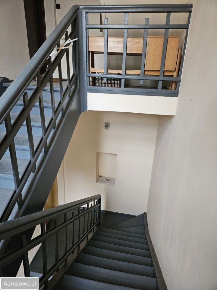 dom wolnostojący, 6 pokoi Milanówek. Zdjęcie 2