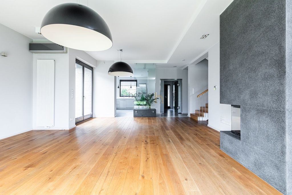 bliźniak, 6 pokoi Konstancin-Jeziorna. Zdjęcie 2