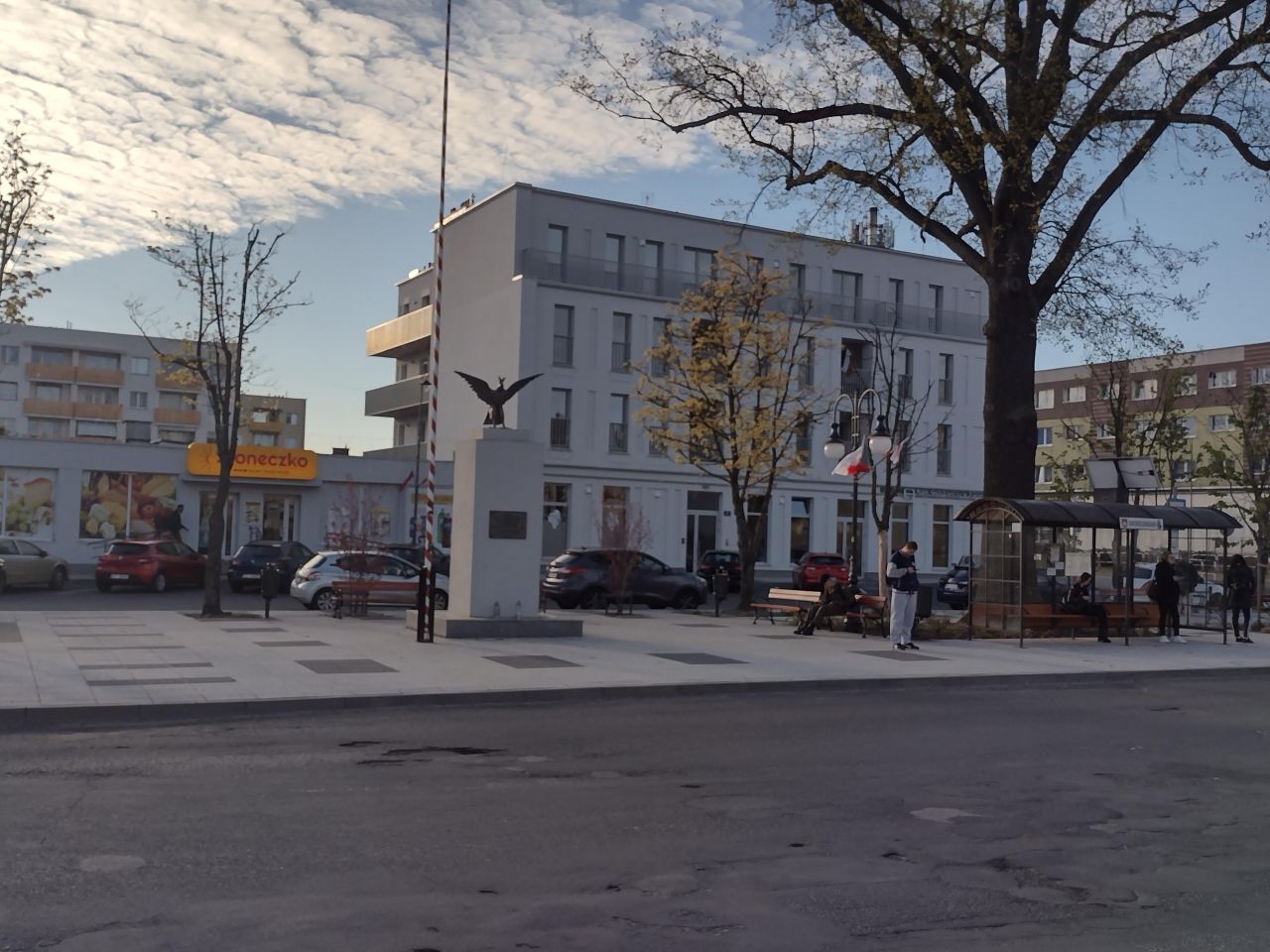 Mieszkanie 2-pokojowe Nowogród Bobrzański Centrum, ul. Rynek. Zdjęcie 1