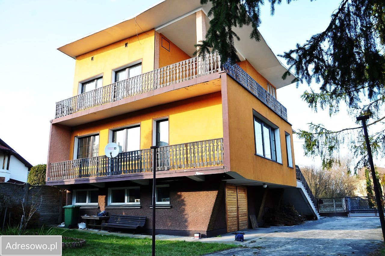 dom wolnostojący, 4 pokoje Myszków Centrum, ul. Sienkiewicza