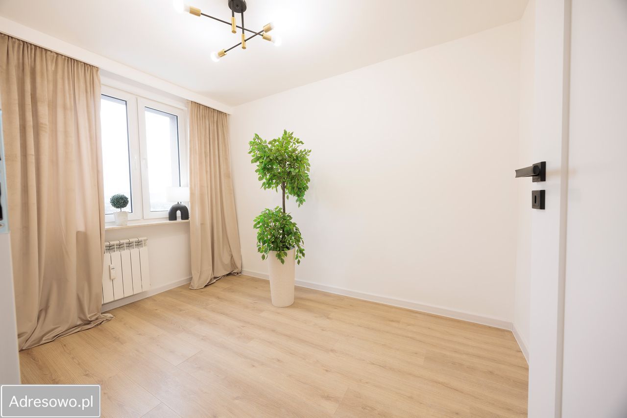 Mieszkanie 3-pokojowe Kielce, ul. Szkolna. Zdjęcie 2