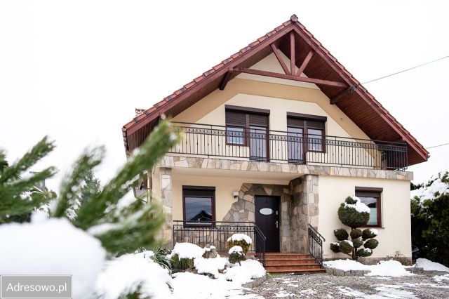 dom wolnostojący, 7 pokoi Pewel Mała, ul. Świerkowa. Zdjęcie 1