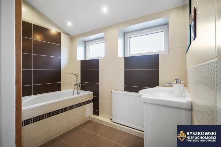 dom wolnostojący, 6 pokoi Zwódne. Zdjęcie 13