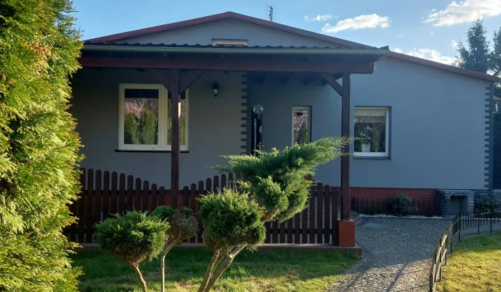 dom szeregowy, 4 pokoje Wiechlice, Jesionowa