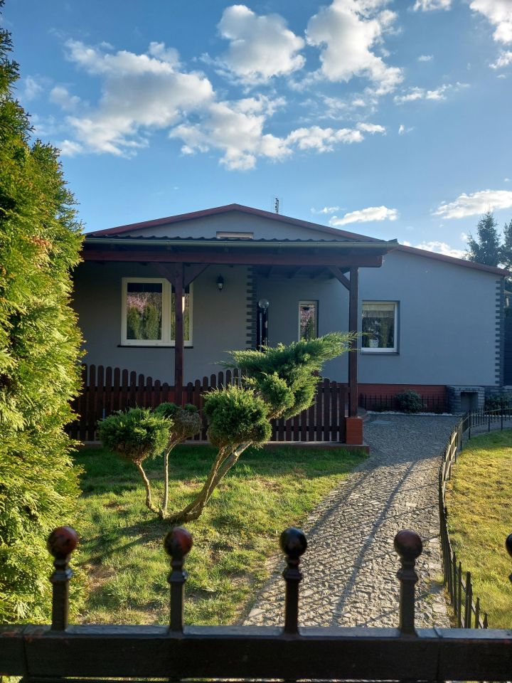 dom szeregowy, 4 pokoje Wiechlice, Jesionowa. Zdjęcie 1