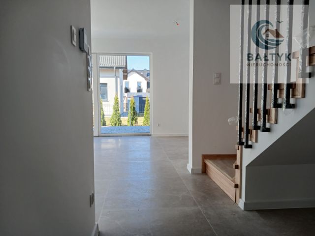 dom wolnostojący, 5 pokoi Luzino. Zdjęcie 5