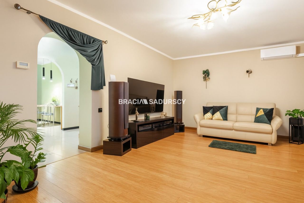 Mieszkanie 4-pokojowe Kraków Podgórze, ul. Myśliwska. Zdjęcie 2